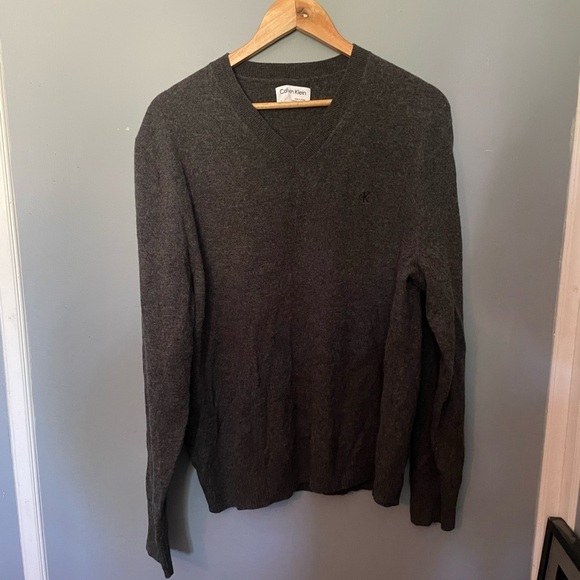 Men’s Calvin Klein wool sweater - Picture 2 of 7